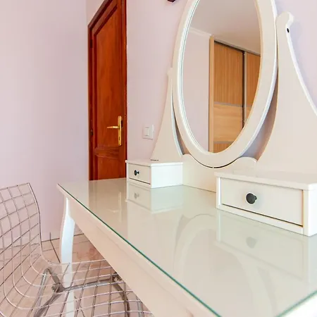 Garden Apartment *